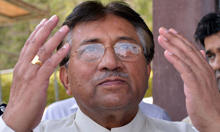 Musharraf-pray
