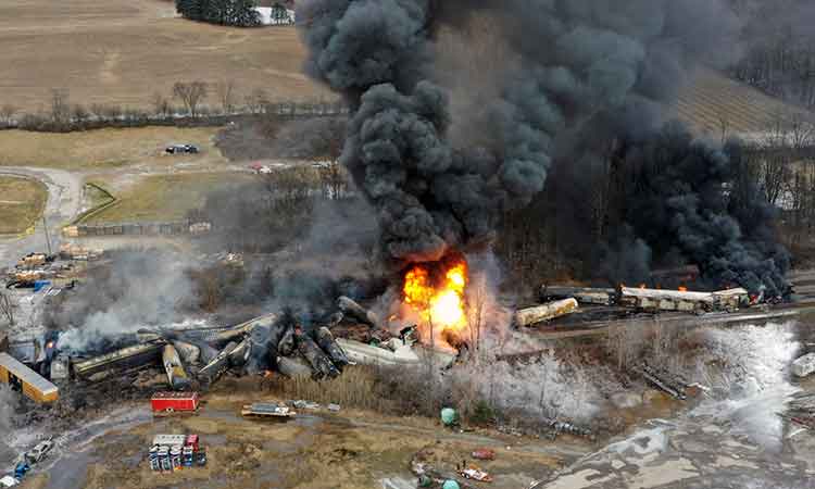 Train-derail-Ohio-fire-main1-750