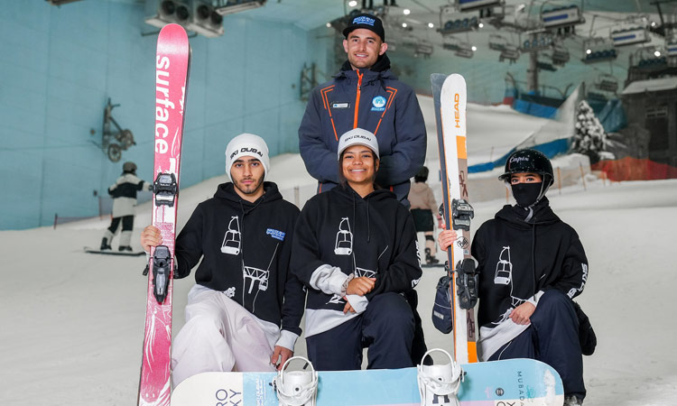 ثلاثة رياضيين إماراتيين في الرياضات الثلجية يشاركون في برنامج تطوير FIS Blacks