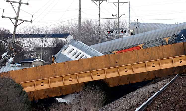 Cargo-train-derail-Ohio-March5-main1-750