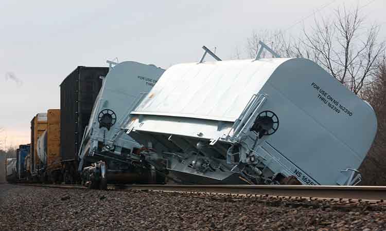 Cargo-train-derail-Ohio-March5-main2-750