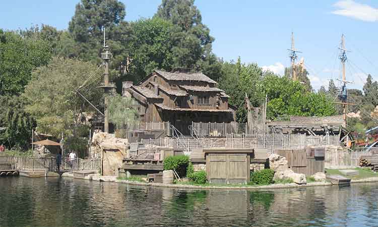 Disneyland-Tom-Sawyer-Island-750