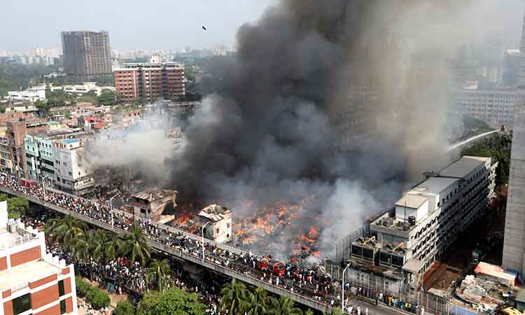 Bangladesh-fire-April4-main2-750