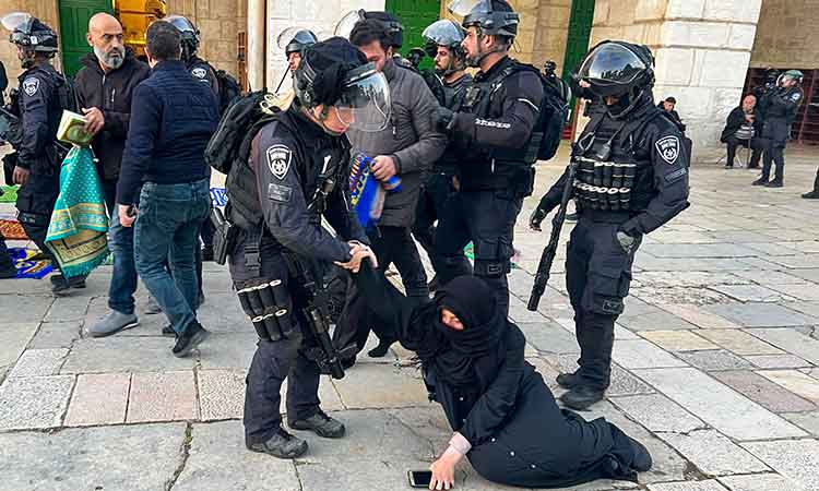 Violence-Al-Aqsa-April6-main1-750