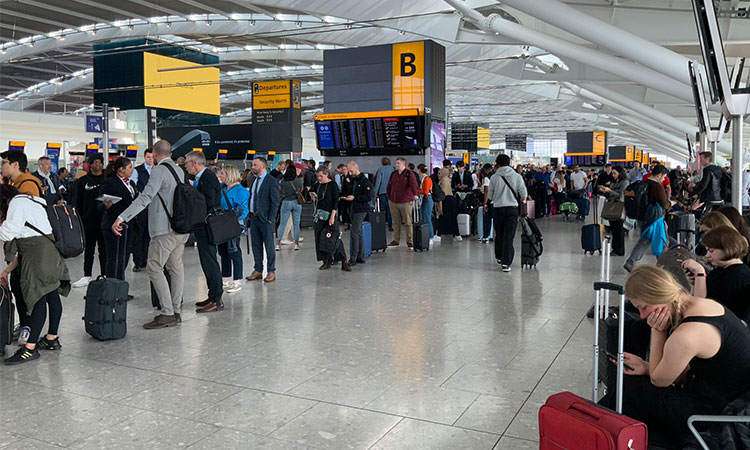 HeathrowAirport-e-gates