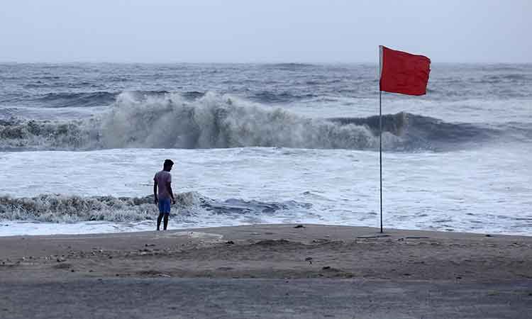 Cyclone-Biparjoy-India-Pak-June13-main1-750