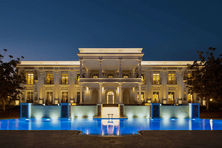 Самый дорогой особняк в стиле Версаль стоимостью $204 млн выставлен на продажу в Дубае, России и Индии среди заинтересованных покупателей