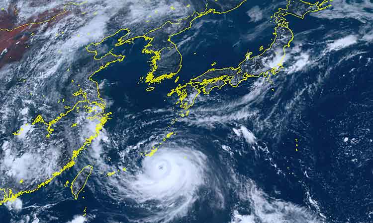 Japan-Typhoon-Khanun-main1-750