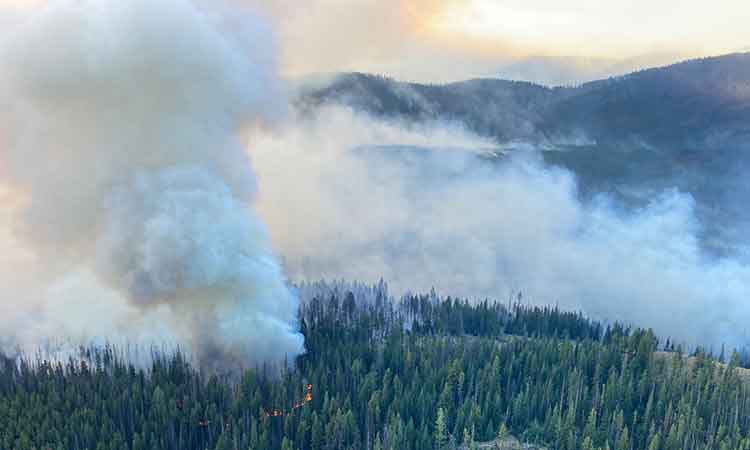 Canada-Wildfire-evacuation-Aug17-main1-750
