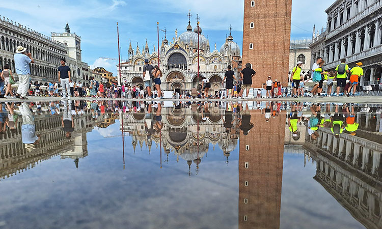 Tourists-Venice-Aug2