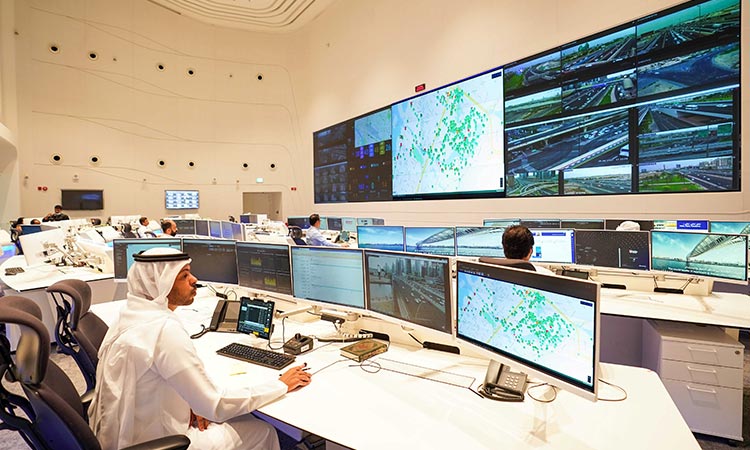 RTA-monitors-Dubai-traffic-750x450