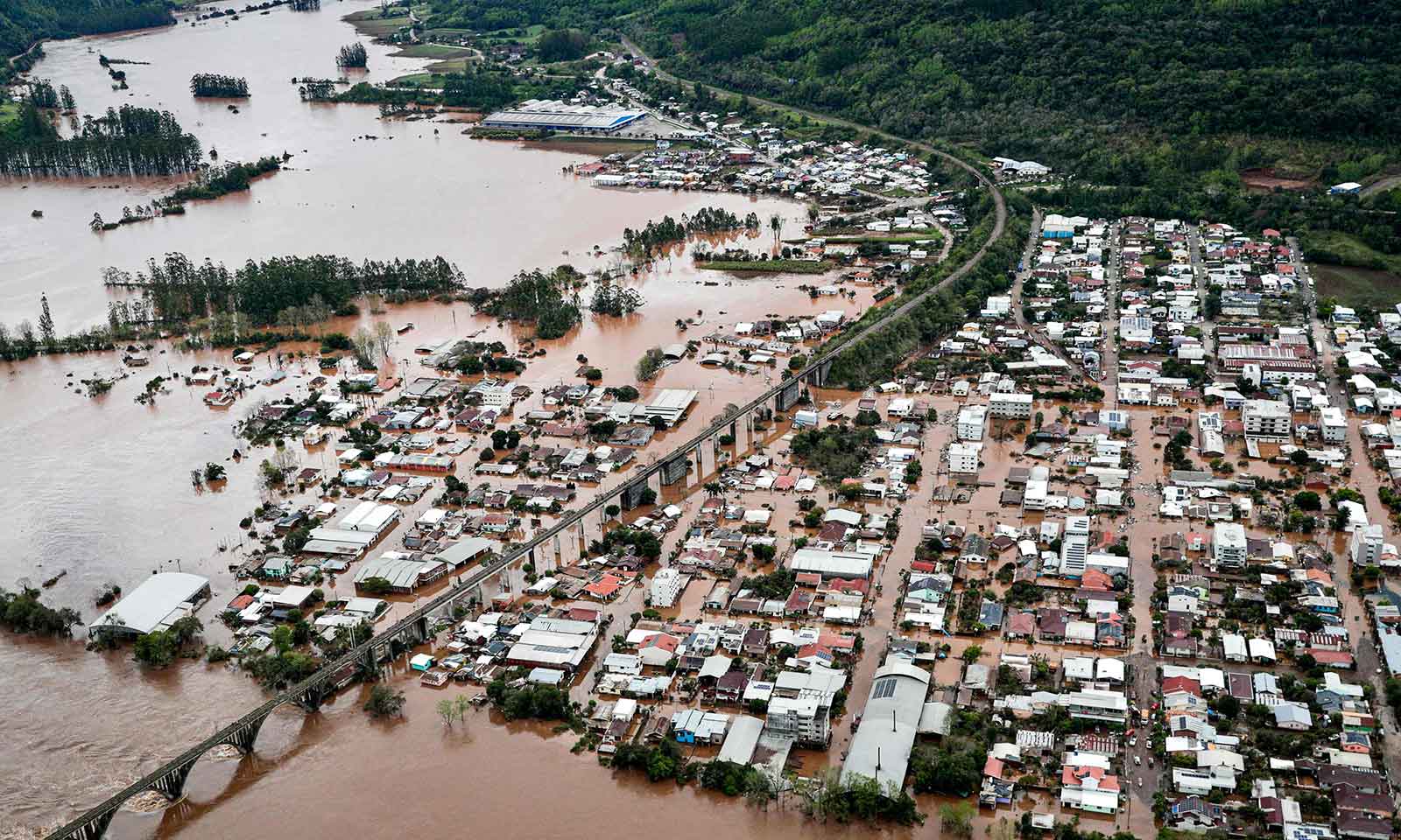 Brazil-Cyclone-Sept6-main1-1600