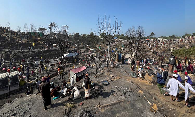 Bangladesh-Rohingya-camp-fire-750x450