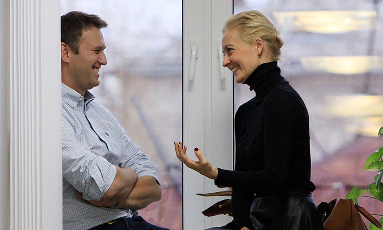 Navalny-wife-smile