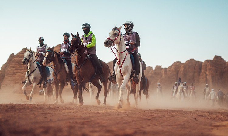 Horse-riding-Saudi-Arabia-750