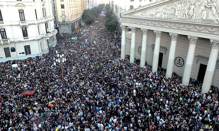 Protests-Argentina-April25-750