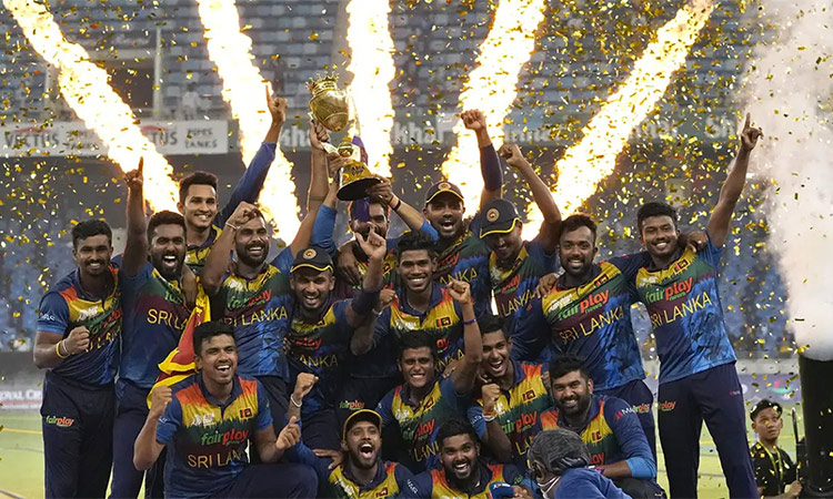 Sri Lanka players celebrate their victory in Asia Cup 2022 final in Dubai.