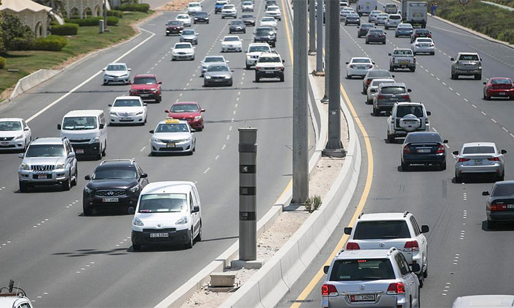The RTA has announced fine and black points for motorists who suddenly stop their vehicles in the middle of a road. WAM