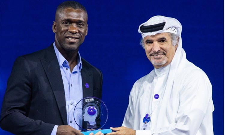 Dutch great Seedorf bats for use of technology in sports