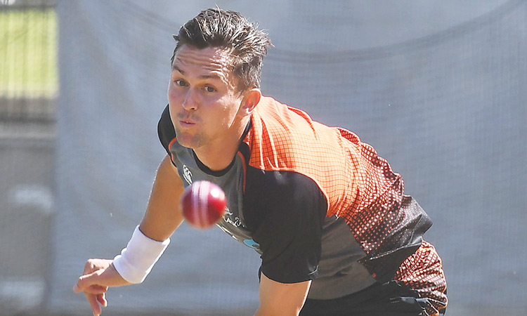 Kiwis make two changes as Oz mull 5 specialist  bowlers for  Boxing Day Test