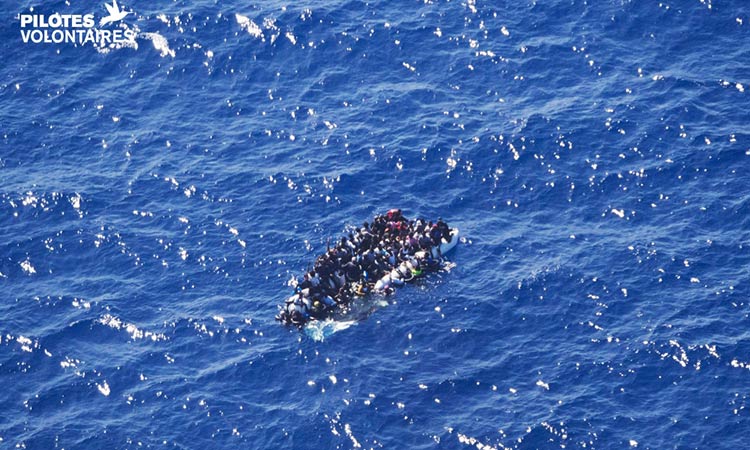 Migrant-boat750