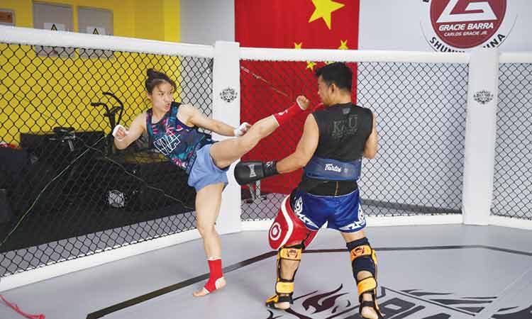 Chinese star set for leap from ditches to title shot