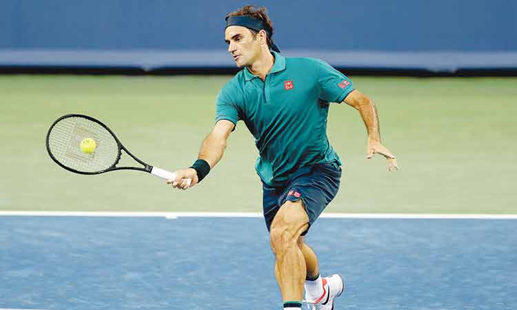Federer, Djokovic move up in Cincinnati as Serena pulls out