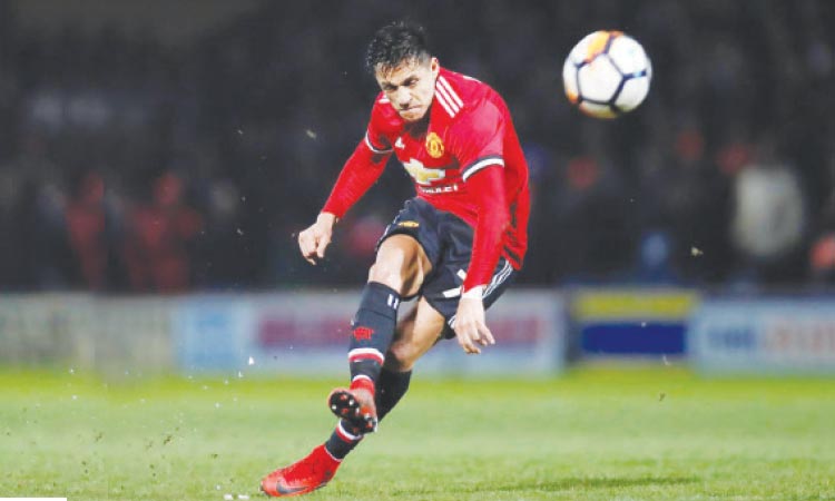 Solskjaer backs Sanchez to make impact at Man.United