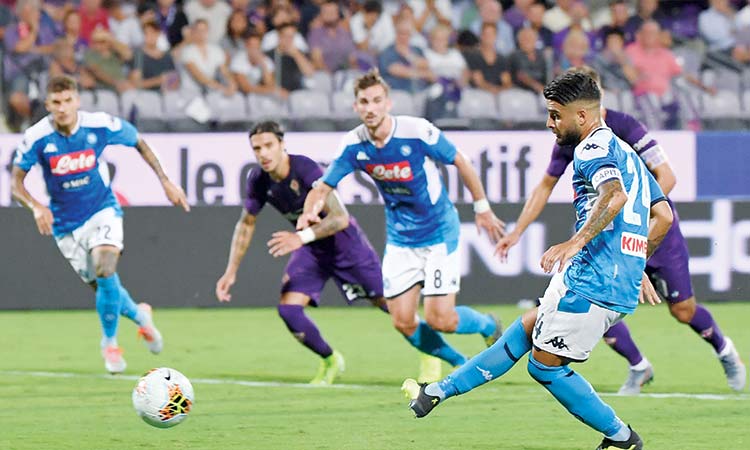 Napoli pip Fiorentina in 7-goal thriller amid VAR controversy