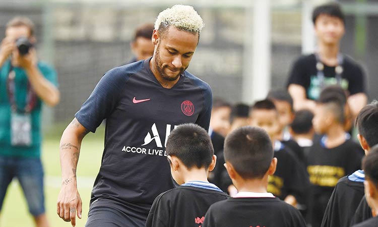 Neymar   speculation   lingers as PSG   aim to shatter   glass ceiling