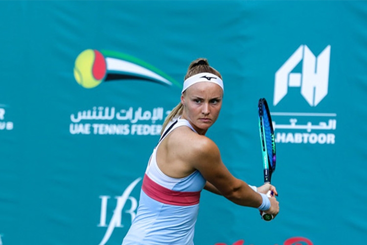 Photo of Schneider začína víťazstvom na Al Habtoor Tennis Challenge, Šrámková omračuje Snikura