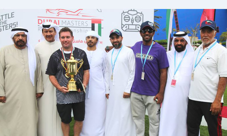 ماكسويل يبرز كفائز في بطولة RC الدولية دبي ماسترز