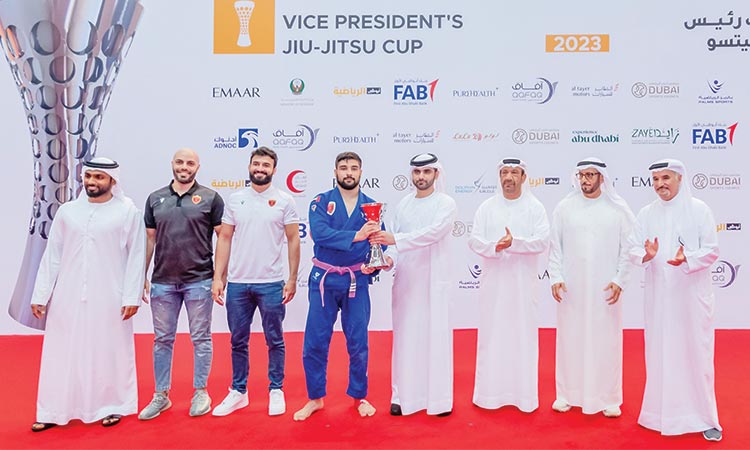 Sheikh Mansoor, Mohammed Ahmed Al Marri, Mohammed Salem Al Dhaheri, Saeed Mohammed Hareb, Talal Ahmed Al Shanqiti, Youssef Abdullah Al-Batran and other dignitaries during the presentation ceremony.