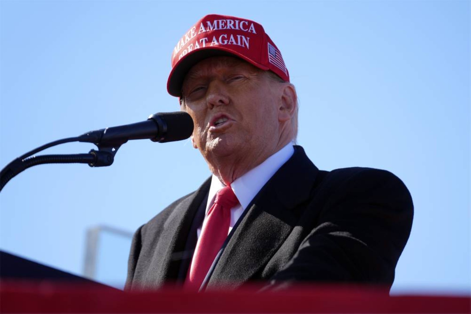 US charges Iranian man in plot to kill Donald Trump