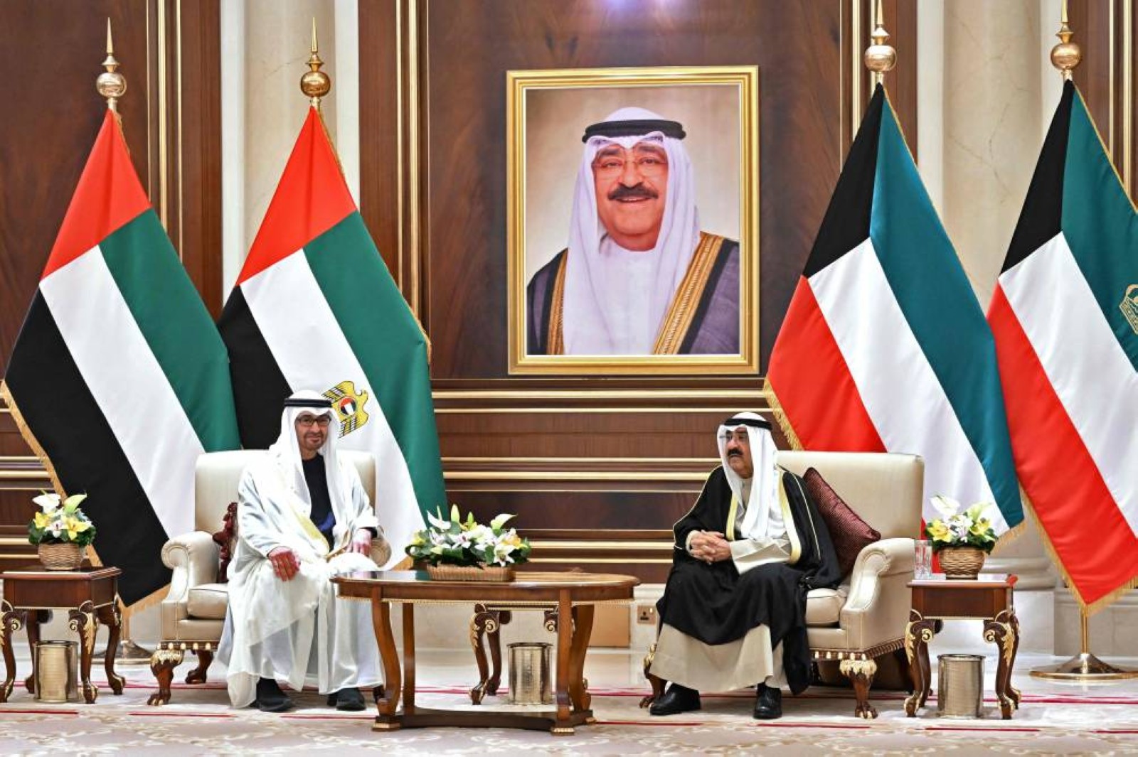 President, Kuwaiti Emir take up ways to further boost ties