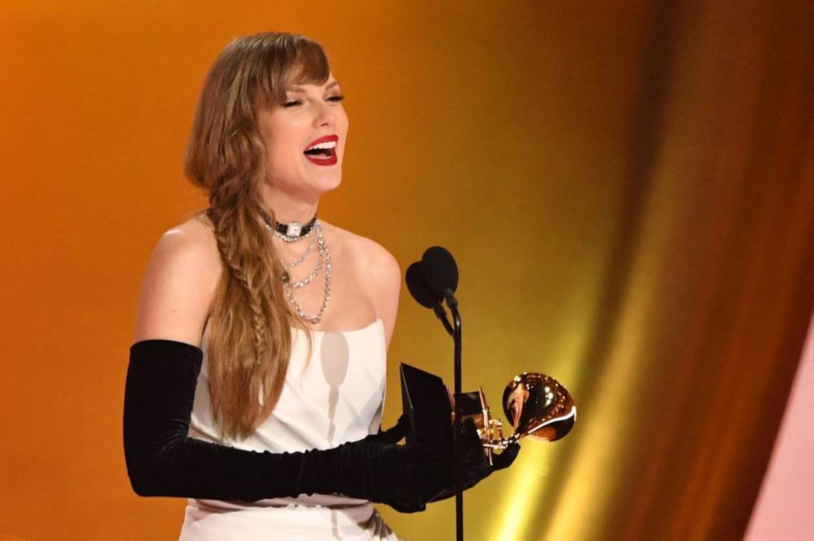 Taylor Swift wins big and Rita Ora pays tribute to Liam Payne at the MTV EMAs
