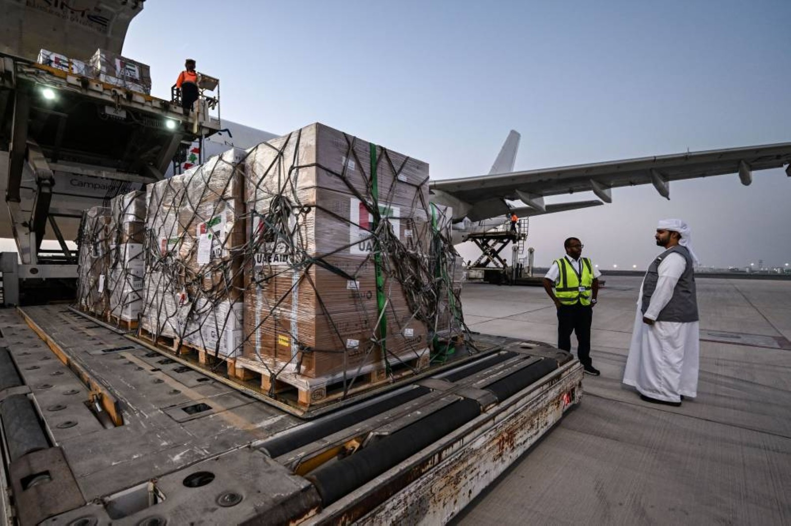 UAE sends 40 tonnes of medicine as part of ‘UAE stands with Lebanon’ campaign
