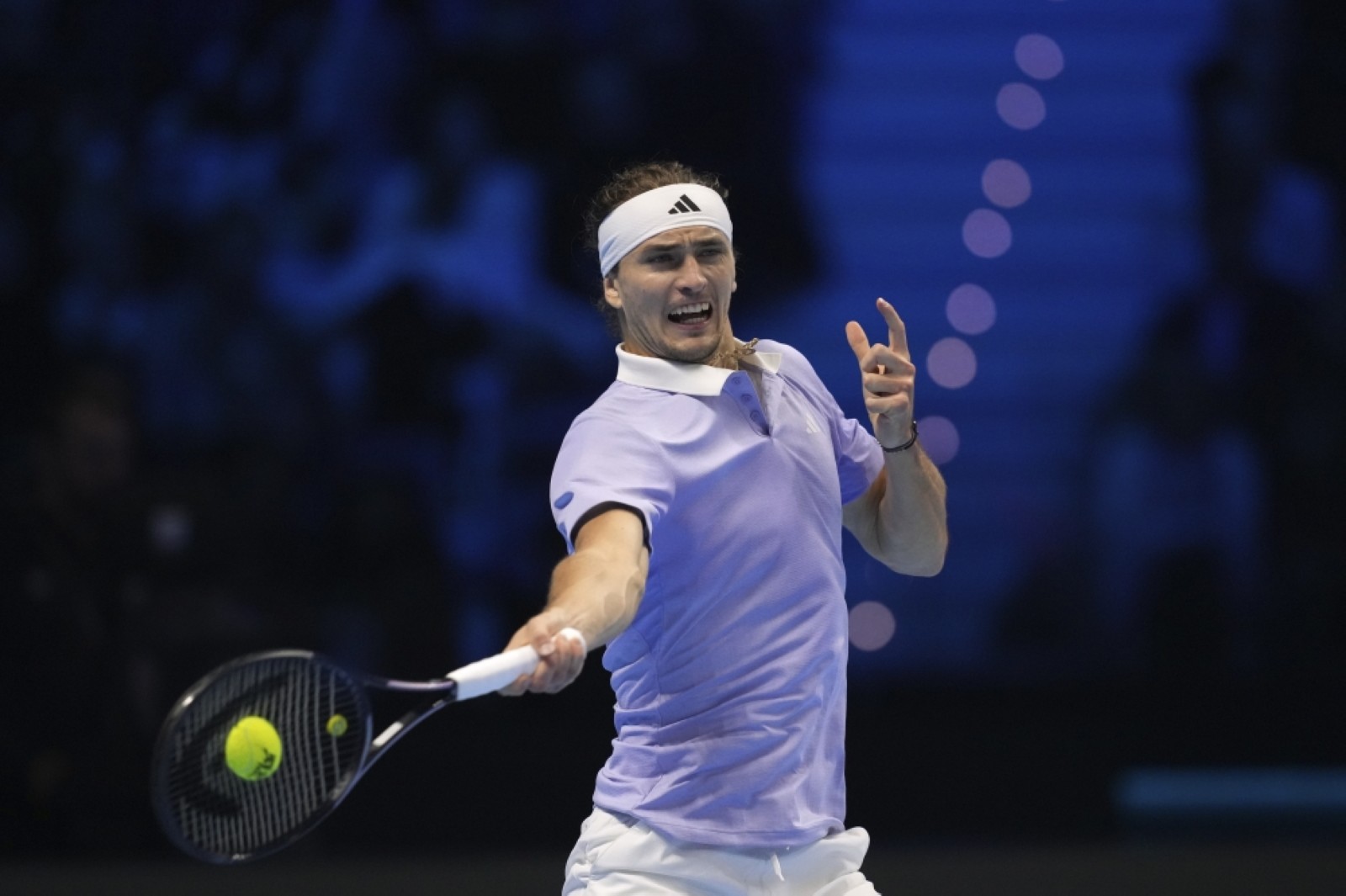 Zverev books ATP Finals semis berth with straight sets win over Alcaraz, Sinner cruises past Medvedev