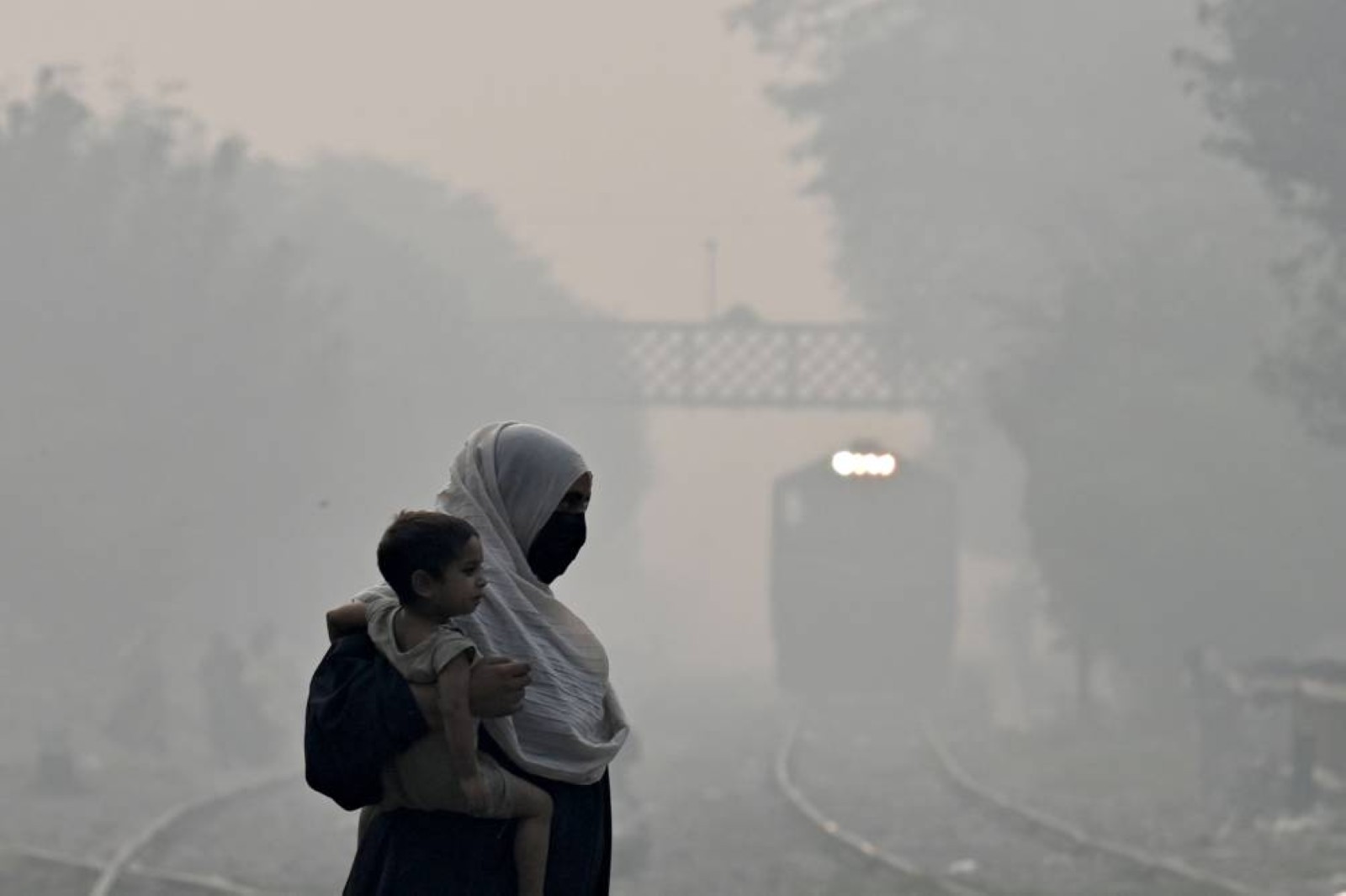 Smog turns alarming, Pak province declares health emergency, shutdown