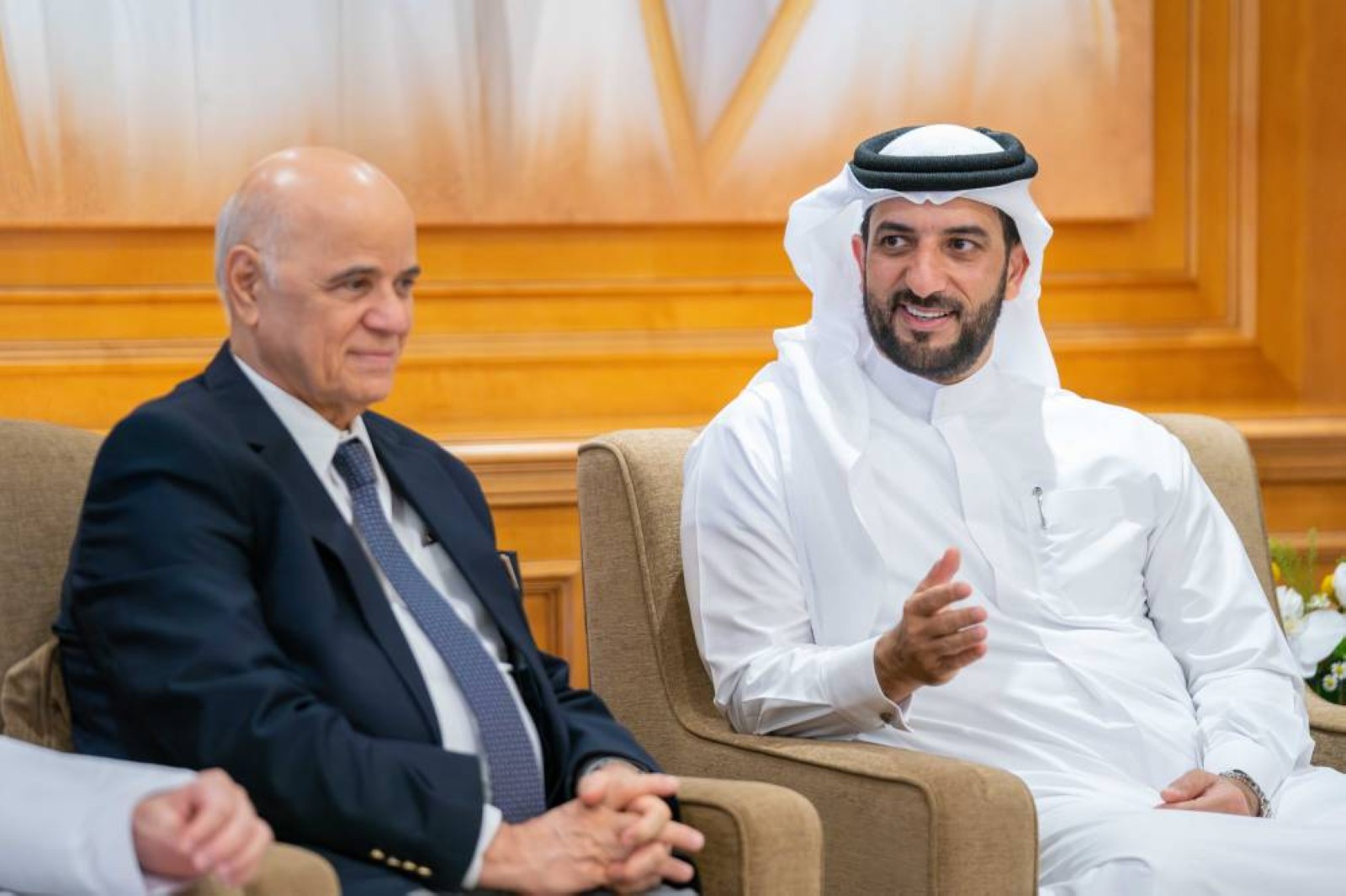 Sultan Bin Ahmed reviews scientific projects at University of Sharjah