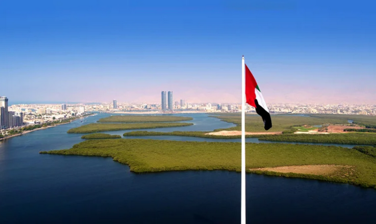 Bystanders rescue 3 Emiratis stranded in the sea in RAK