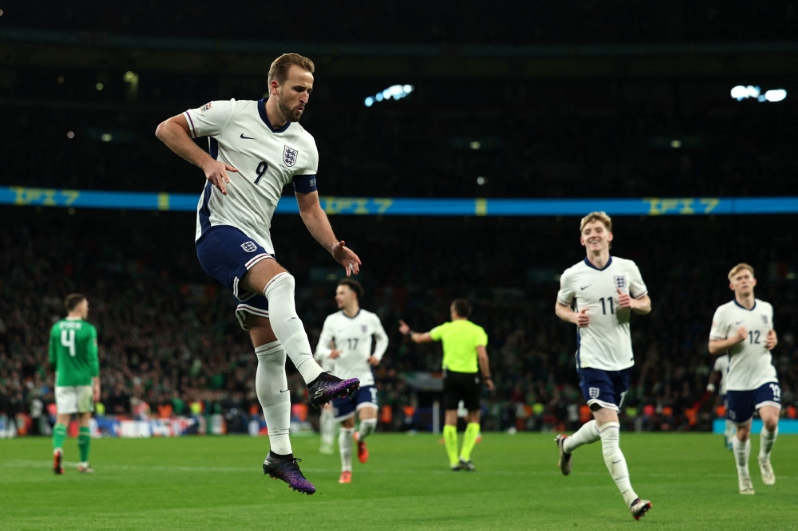 England seal Nations League  promotion, France beat Italy