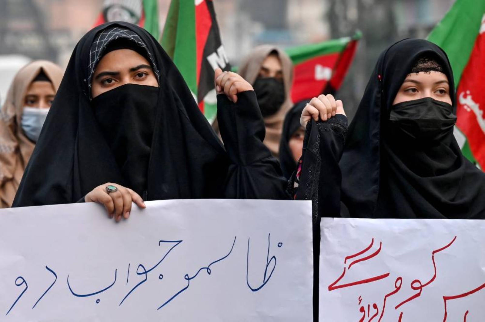 Pakistani city mourns 42 people who were ambushed and killed in gun attack