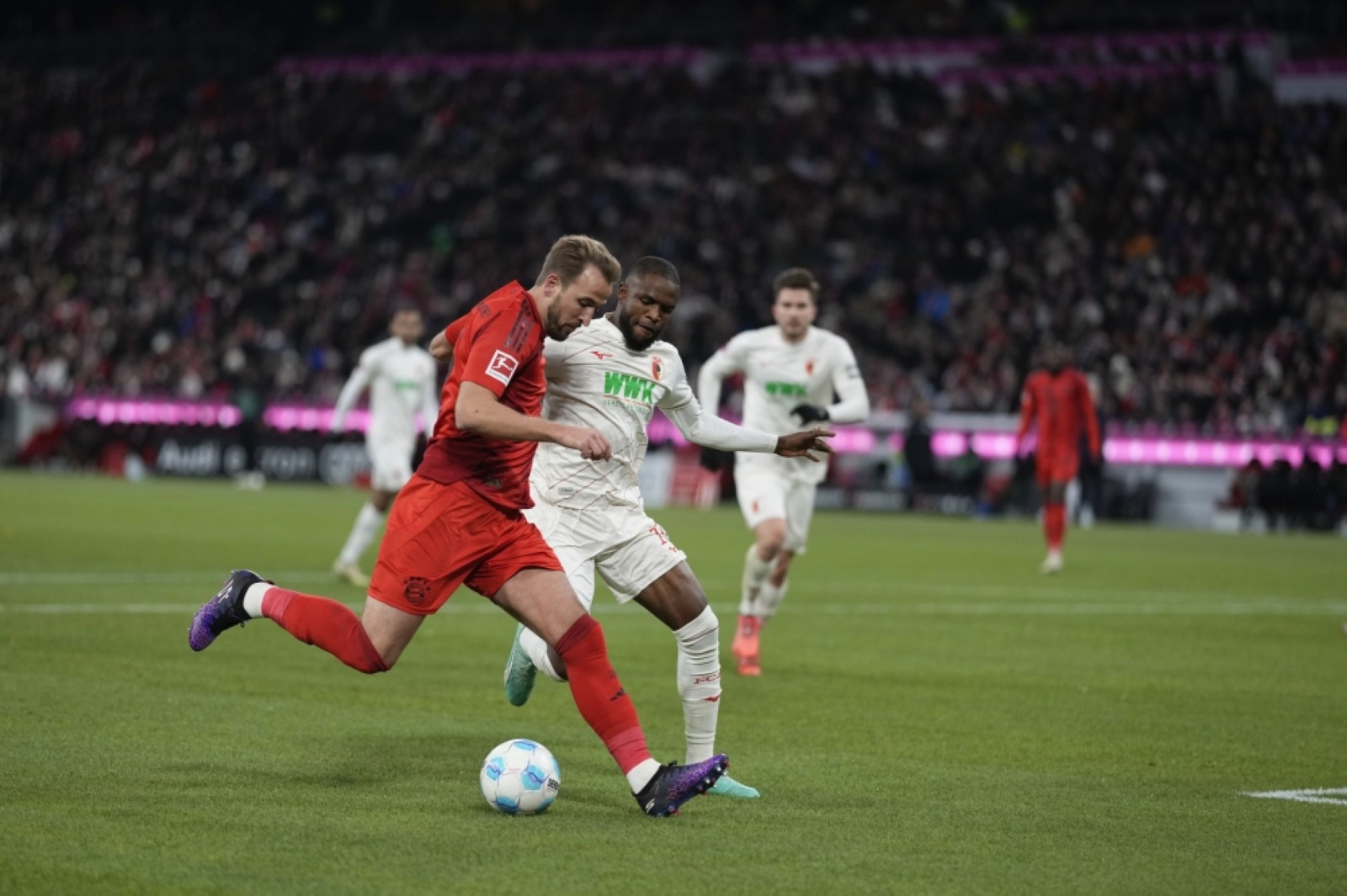 Leipzig lose as Kane treble sends Bayern 8 points clear