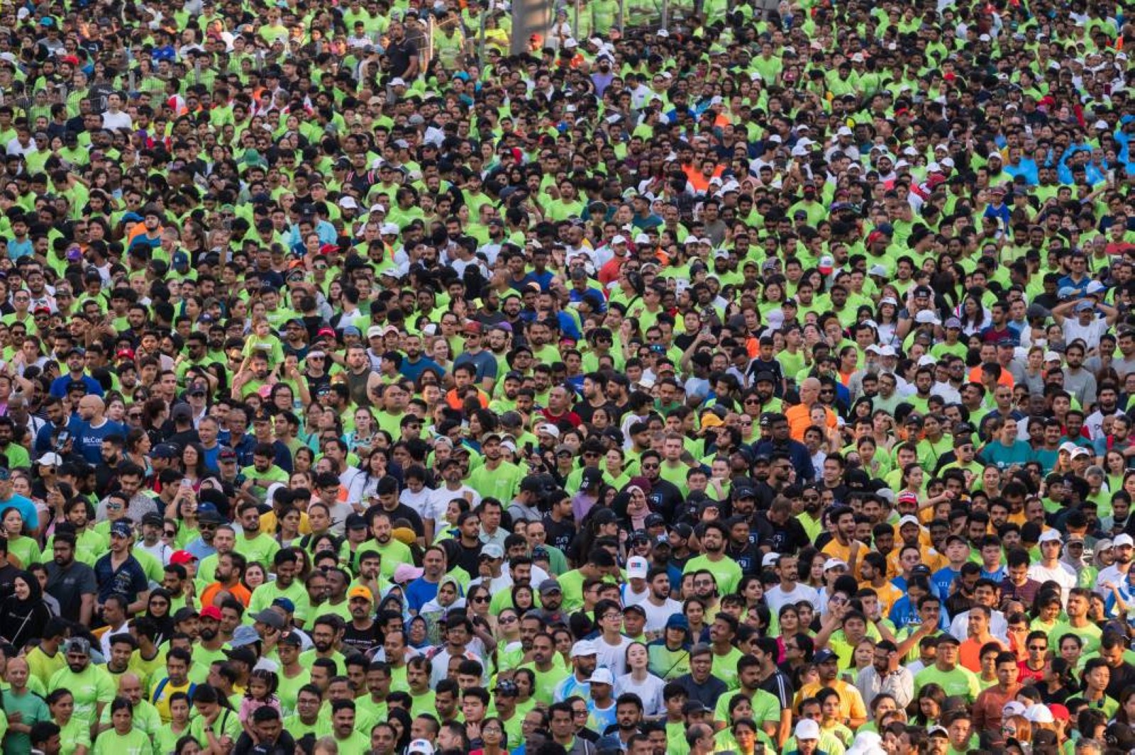 Sheikh Hamdan leads record-breaking Dubai Run