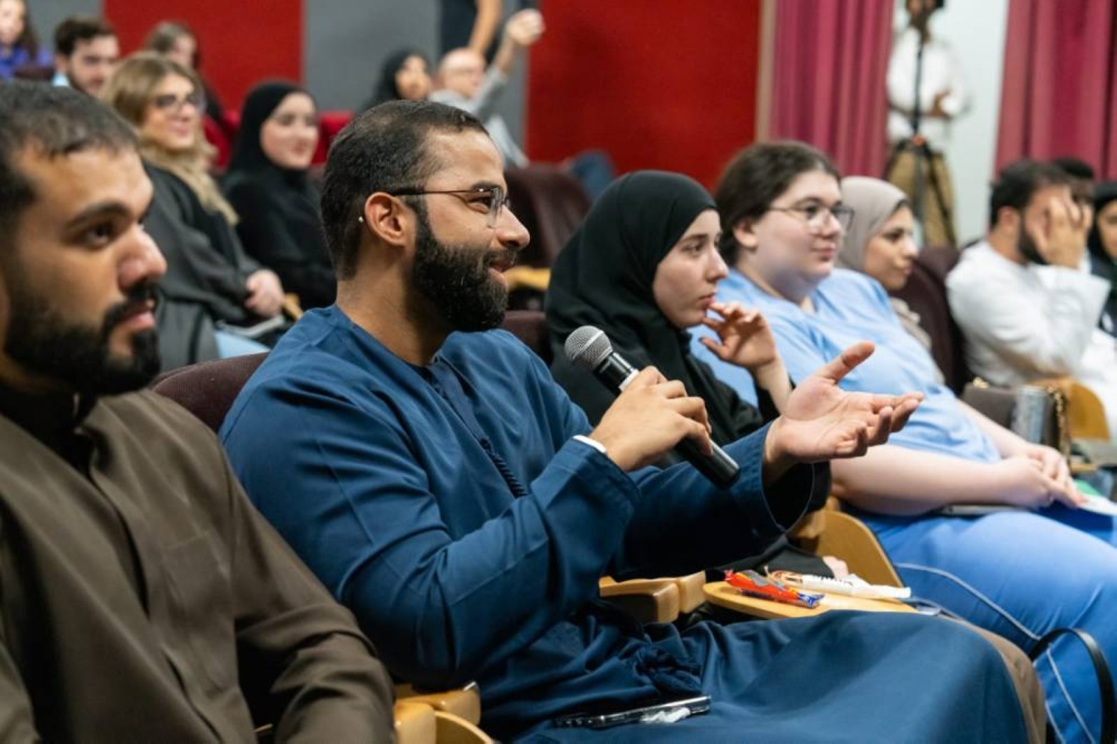 AUS hosts seminar on youth and media