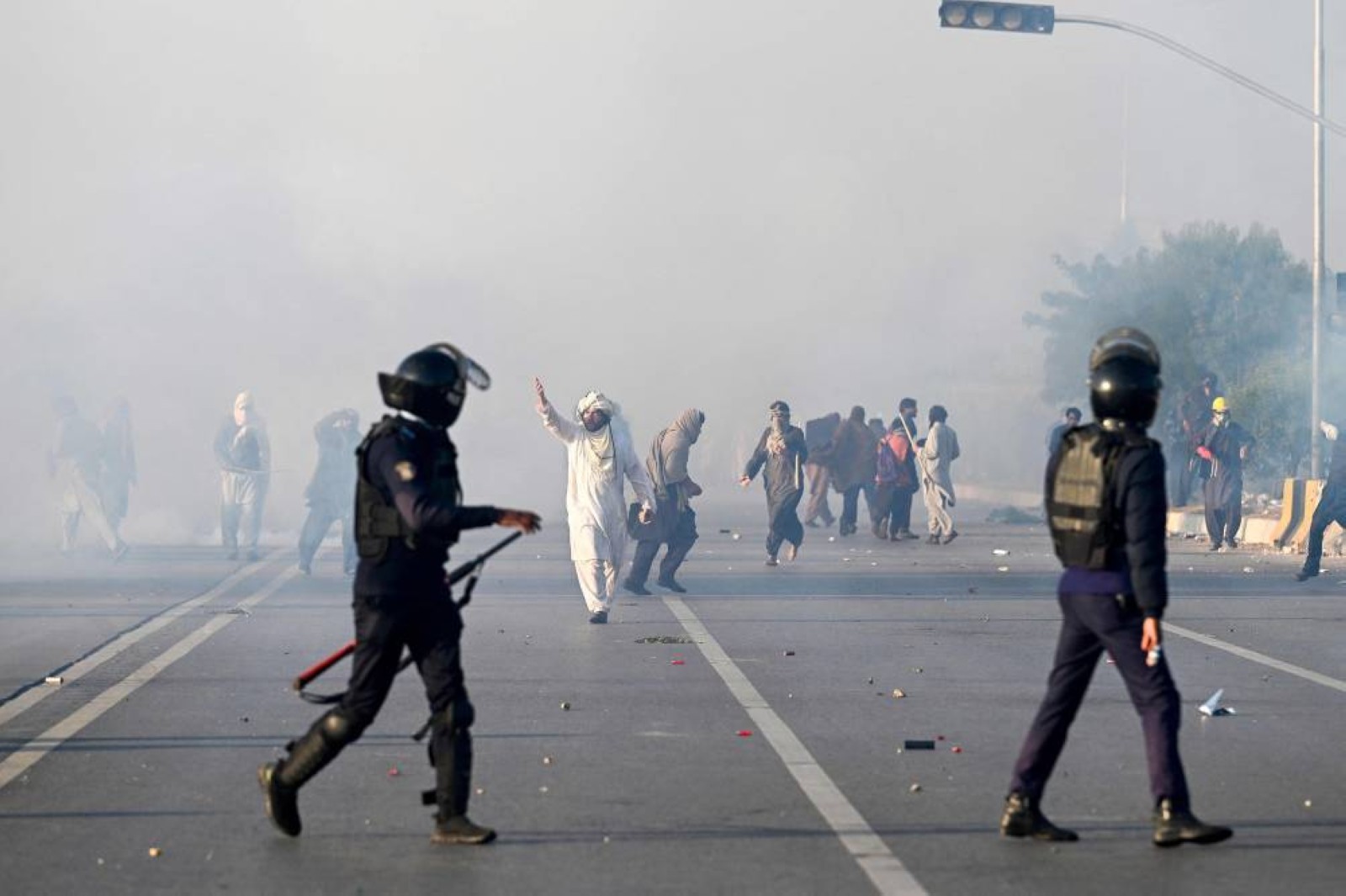 Supporters of Pakistan's ex-PM Imran Khan call off protest; 1,000 activists arrested: Police
