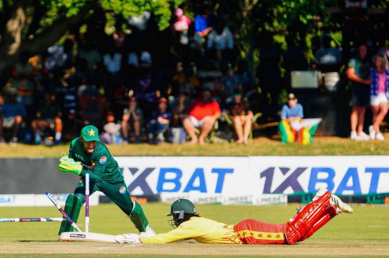 Vivid Pakistan Fancy Chances As Spinners Run Riot In South Africa Test Picture Nature Vivid Pakistan Fancy Chances As Spinners Run Riot In South Africa Test Picture Nature