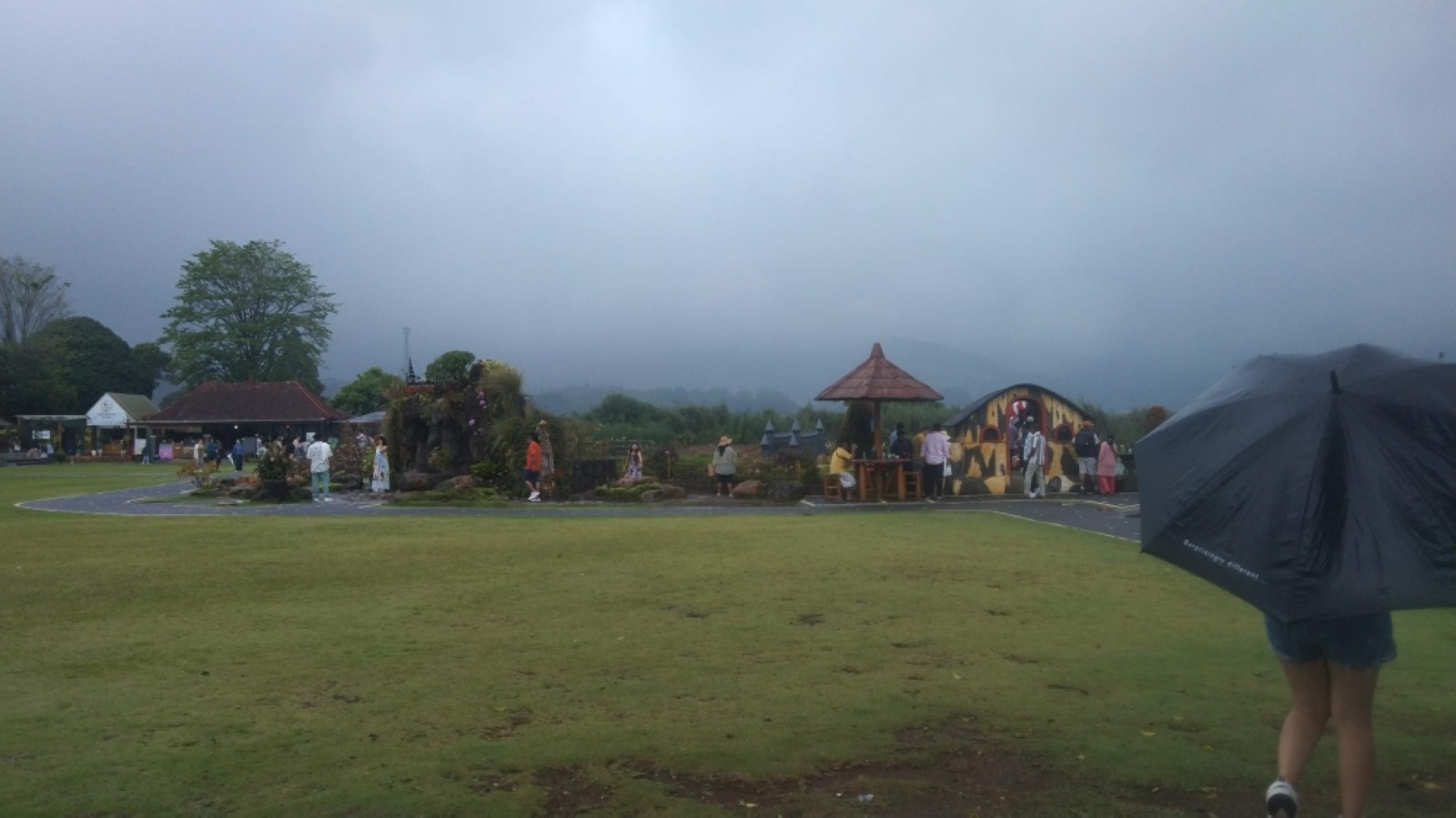 Indonesia’s picture-postcard beauty overwhelms senses
