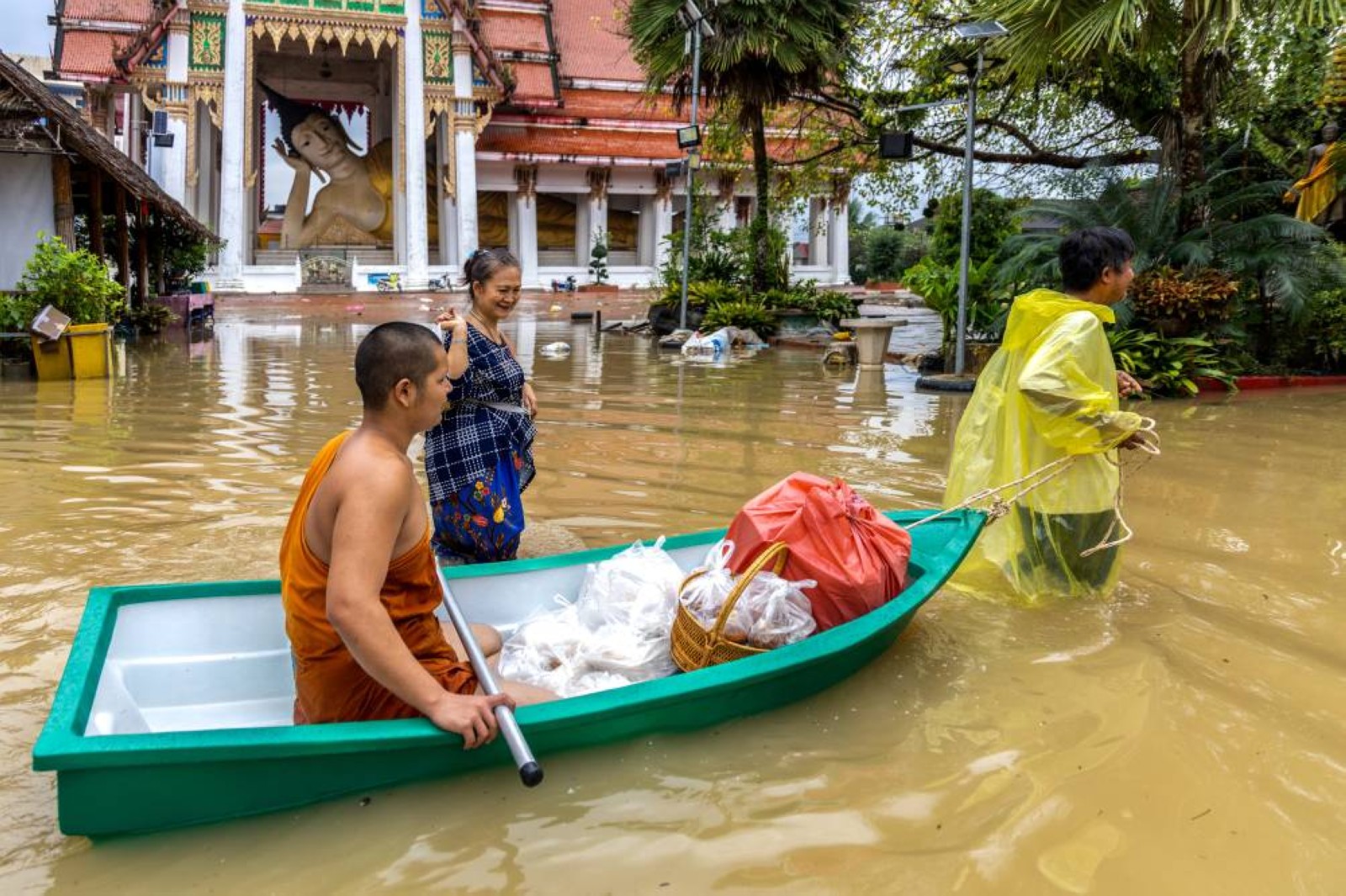 Floods wreak havoc in Malaysia, Thailand with over 30 killed